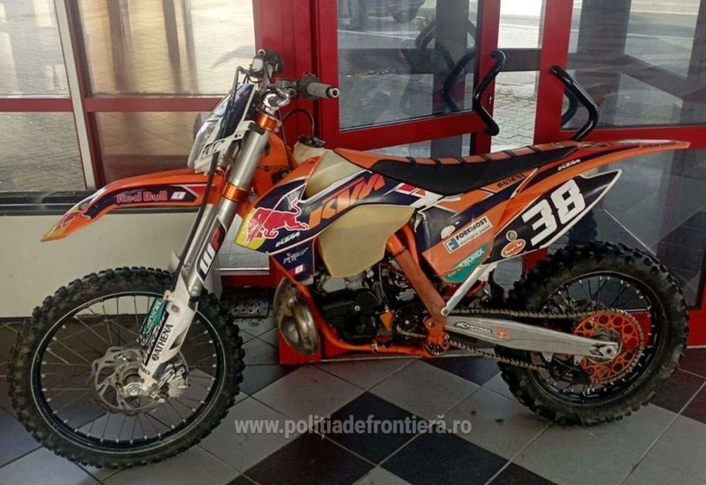 Motocicletă furată din Belgia, oprită în Vama Petea