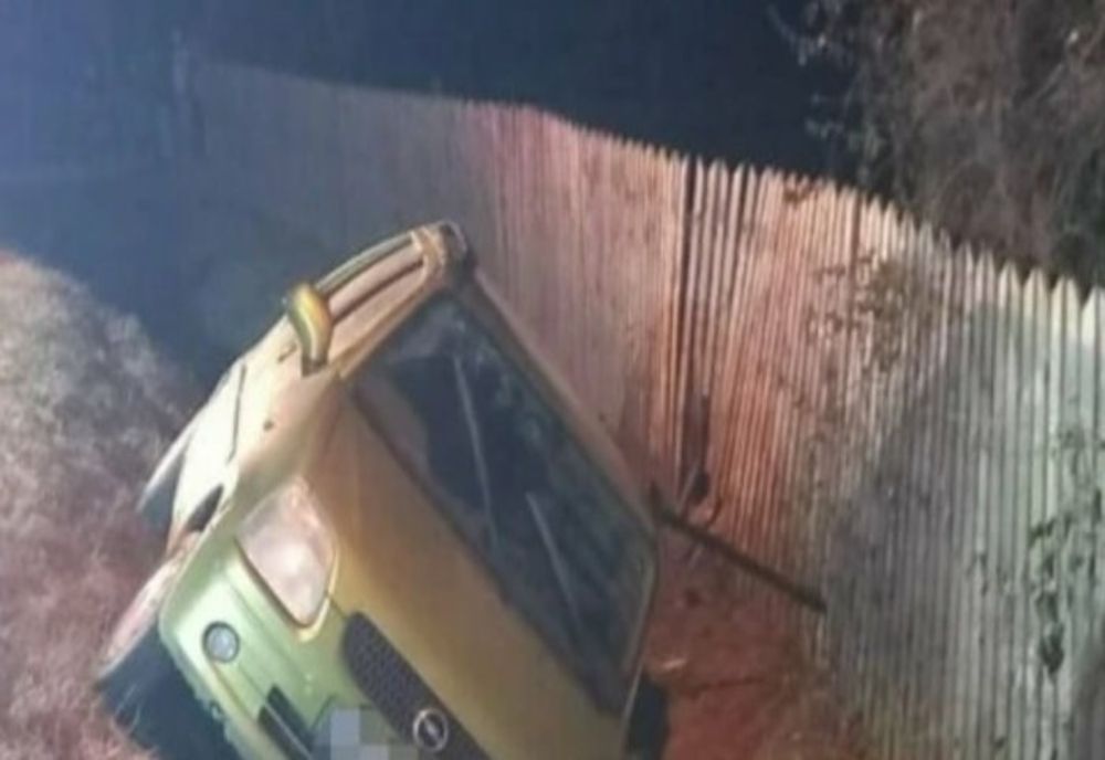 Accident în Baia Mare provocat de un şofer beat! A intrat cu maşina într-un şanţ