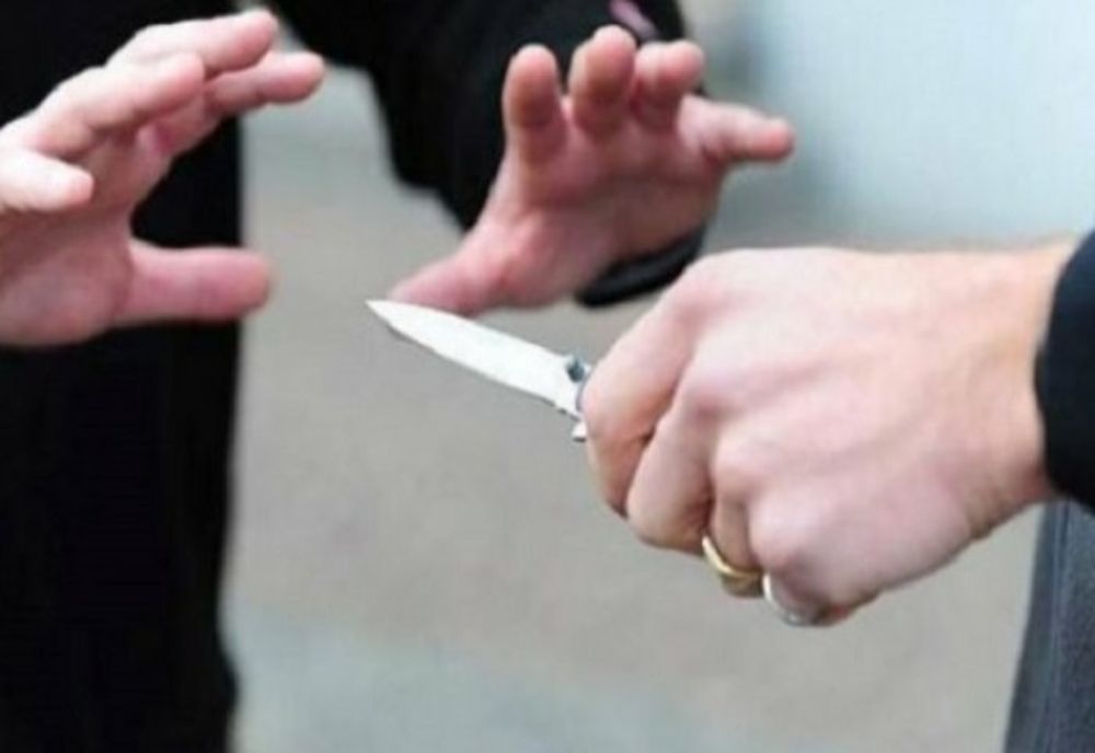 Vânzătoare atacată cu un cuţit într-un magazin din Baia Mare