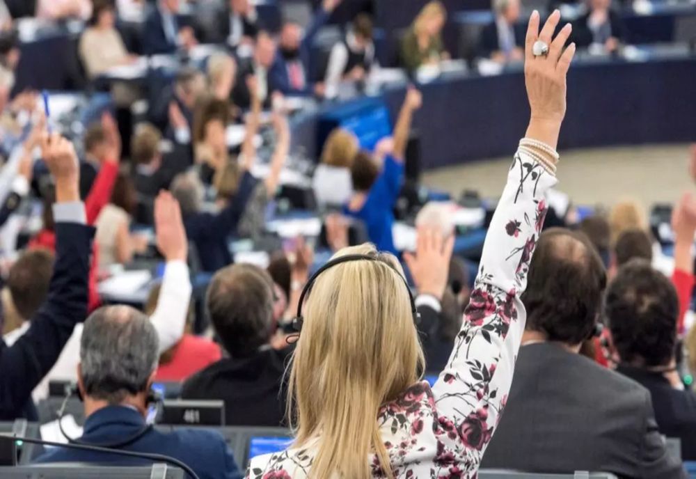 Împrumut fără dobândă pentru Ucraina, dobânzi împovărătoare pentru România