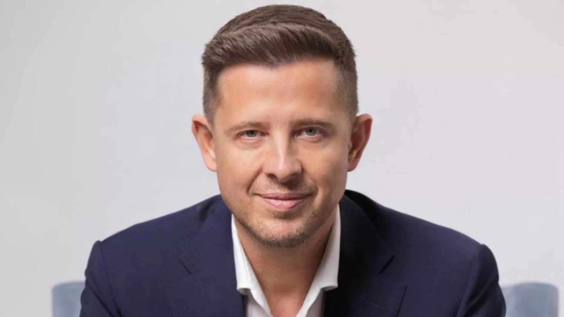 Hubert Thuma îl provoacă direct pe Bolojan și îl somează să clarifice poziția față de Ilfov