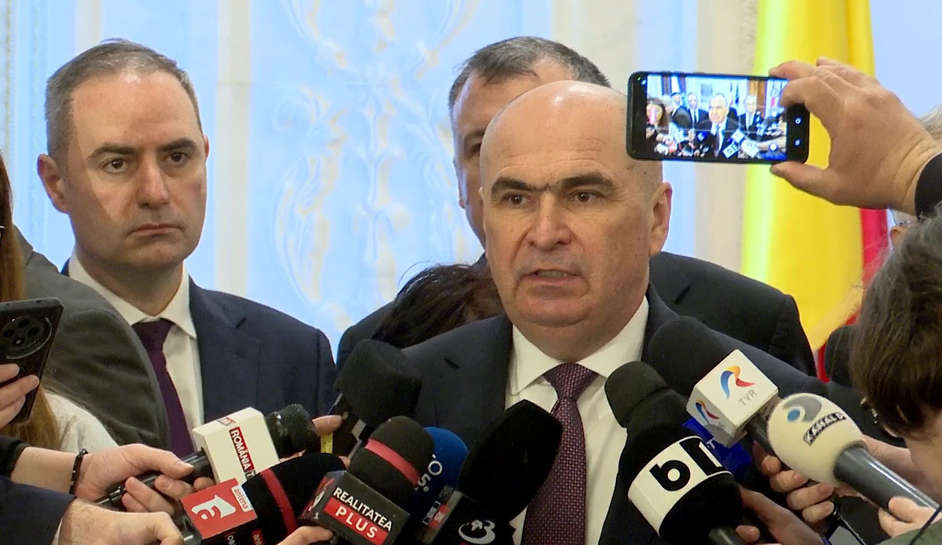 Bolojan avertizează: „Suntem într-un an dificil atât pentru mediul de afaceri, cât și pentru guvern. Nu mai putem continua cu deficite foarte mari”