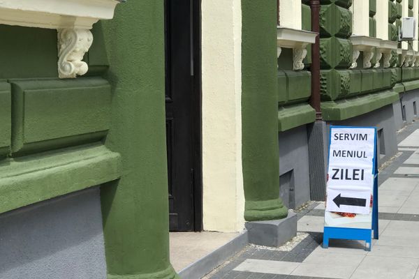 Cu“meniul zilei”... în Primăria Sighet