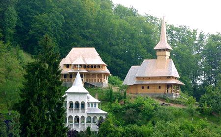 "Zilele Rohiei" un eveniment religios atractiv pentru enoriaşi la mănăstire