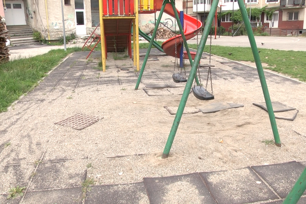 Unele locuri de joacă din Sighetu Marmației sunt periculoase pentru copii