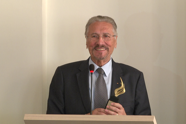 Fostul președinte Emil Constantinescu a primit, la Sighet, Premiul Libertății