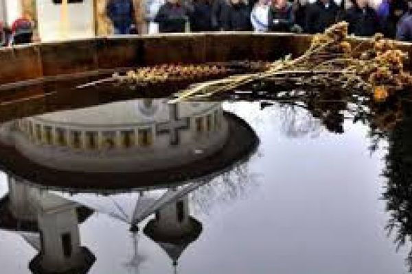 Sărbătorile de iarnă au ajuns la final cu Boboteaza și Sf. Ioan