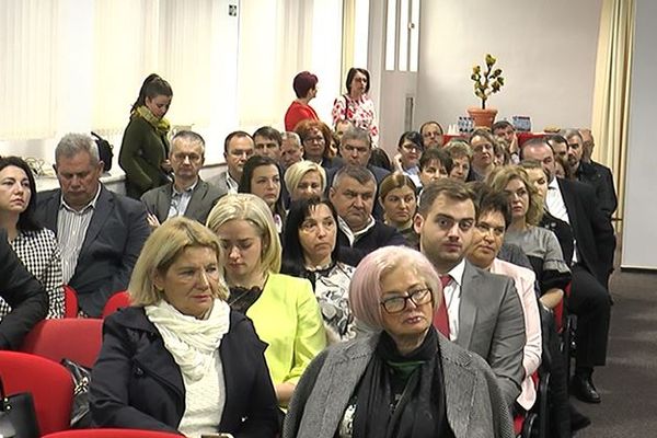 Oamenii de afaceri vs reprezentanţii ANAF la "Cafeneaua oamenilor de afaceri"