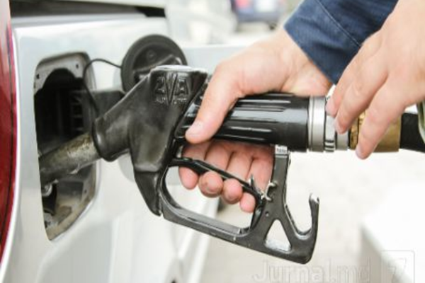 Primul pas pentru ieftinirea carburanților! Aviz pozitiv pentru eliminarea supraaccizei
