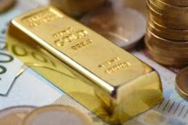 Aurul ajunge la al patrulea maxim istoric în luna ianuarie. Cursul euro în creștere