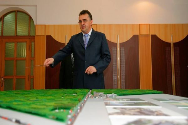 VIDEO Declarație halucinantă a lui Oprișan: din cauza #Colectiv nu are Moldova autostradă