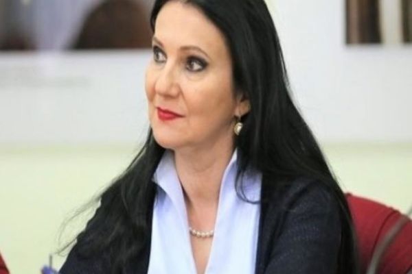 Sorina Pintea, prinsă în flagrant în timp ce ar fi luat mită o sumă mare de bani, rămâne sub CONTROL JUDICIAR
