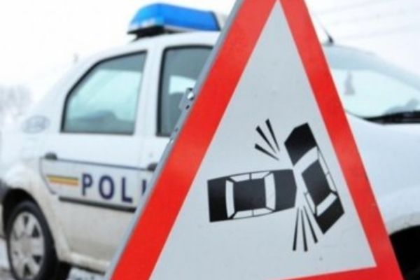 Accident rutier în Tăuții Măgherăuș. Un motociclist a fost rănit