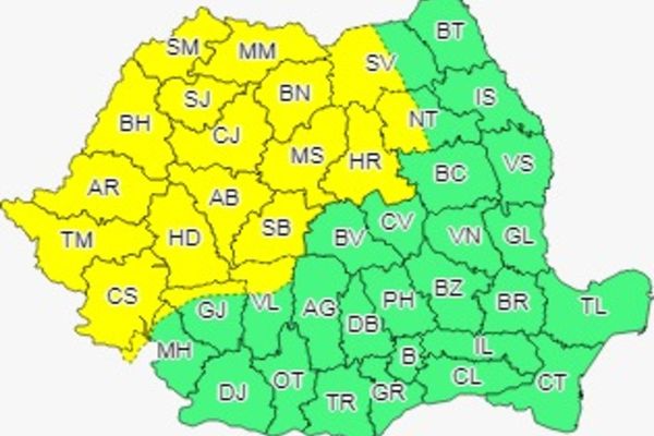 ANM: Ploi și descărcări electrice în Maramureș