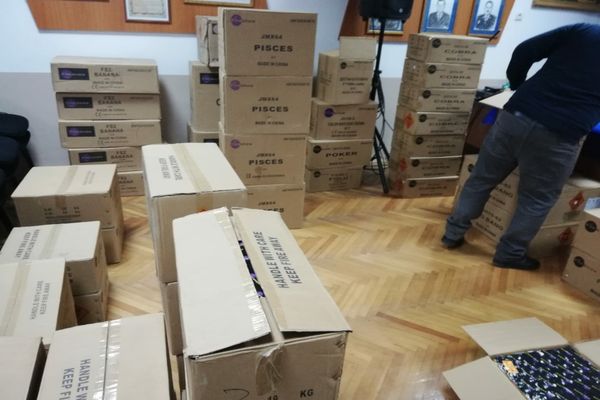 Timișean, prins transportând ilegal 1.000 kg de petarde și artificii 
