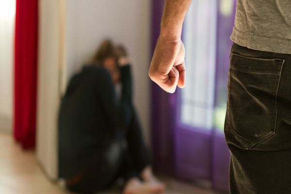 Patru maramureșeni, cercetați pentru violență în familie și amenințare