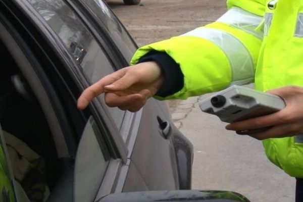 Prins băut la volan, pe o stradă din Baru