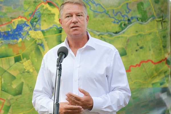 Mesajul lui Klaus Iohannis în prima zi de școală: Menţinerea şcolilor deschise depinde de respectarea normelor sanitare şi vaccinarea fiind esenţiale