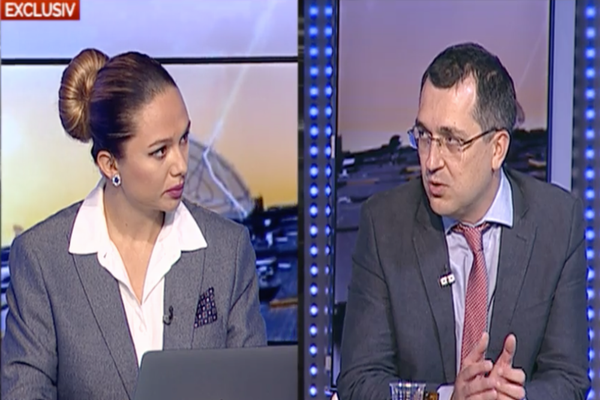 Vlad Voiculescu: „Cîțu a transformat campania de vaccinare într-una politică”