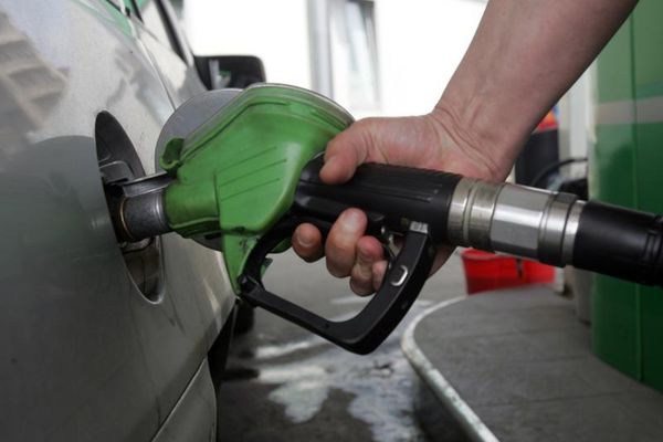 Prețuri-șoc la carburanți, în România. Litrul de benzină ar putea ajunge la un nou record