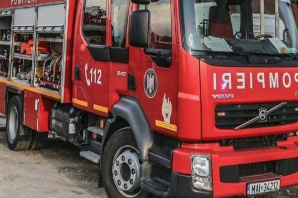 Explozie din cauza unei acumulări de gaze, într-o locuință din Baia Mare! O persoană a ajuns la spital