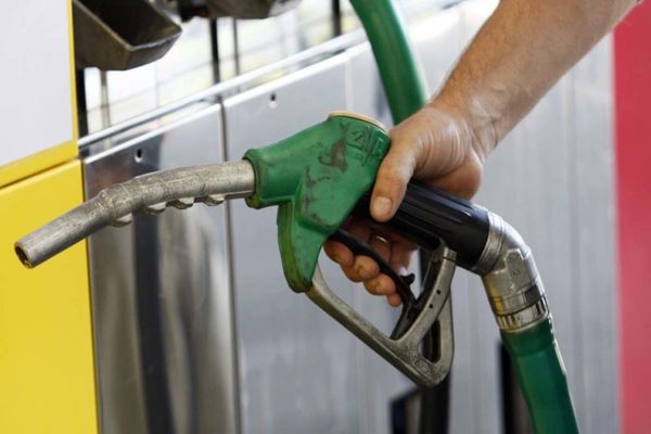 CULISELE STATULUI PARALEL. România, zguduită de prețurile la carburanți. Șoferii au ieșit în stradă