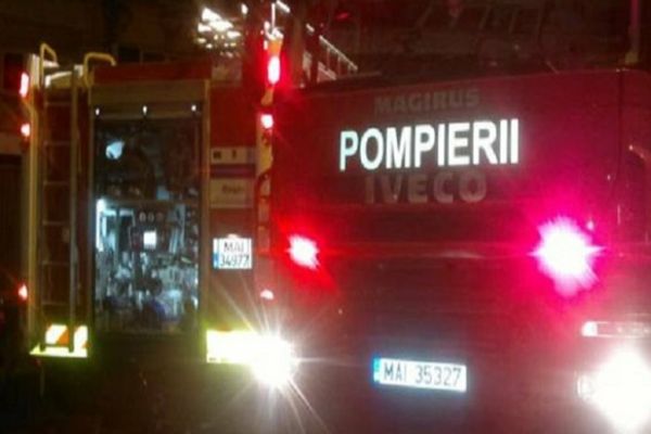 Incendiu la un apartament din blocul turn din Baia Mare
