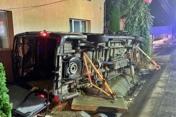 Accident în Seini! Zece persoane, printre care și un copil de un an și jumătate, la spital