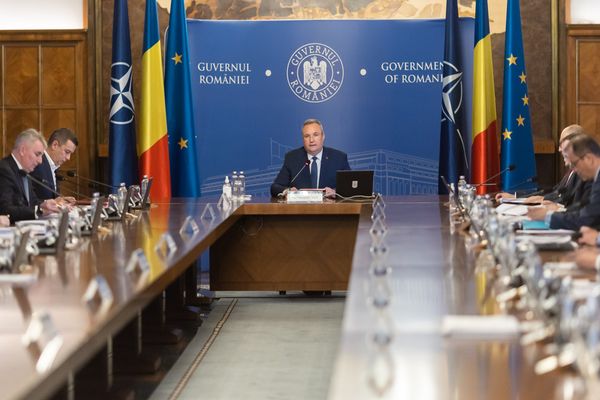 Cât va fi salariul minim de la 1 ianuarie 2023 după consultările cu sindicatele - Anunțul premierului Nicolae Ciucă