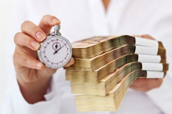 Românii care au trecut de la ROBOR la IRCC au început deja să regrete. Cu cât au crecut ratele în ultima perioadă