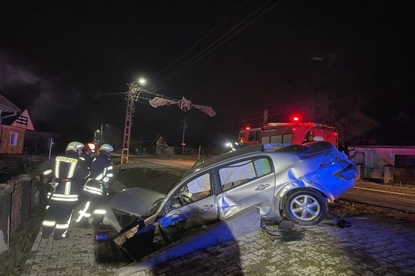 Pagubă pentru un tânăr din Maramureş! Un prieten din Apahida i-a furat maşina şi i-a distrus-o într-un accident
