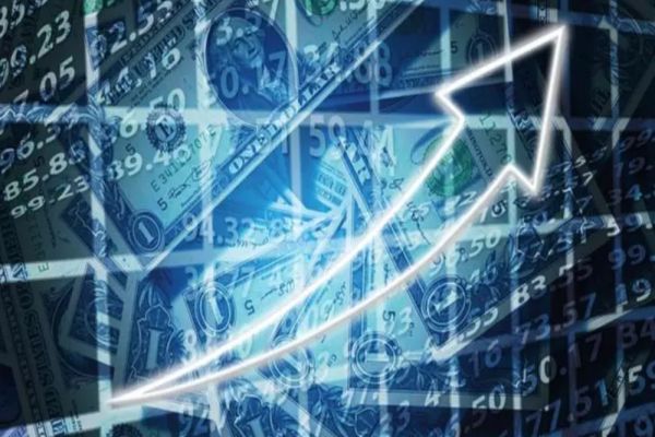 Fitch a îmbunătăţit ratingul României de la „negativ” la „stabil”