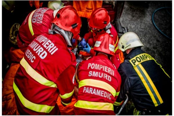 Mii de intervenții ale pompierilor în weekend. S-au înregistrat circa 5000 de situații de urgență