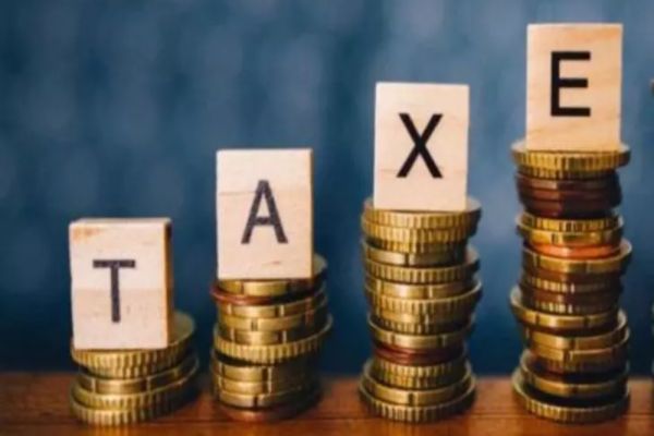 O nouă taxă pe pensiile românilor, în 2024. Ce categorie de seniori va afectată