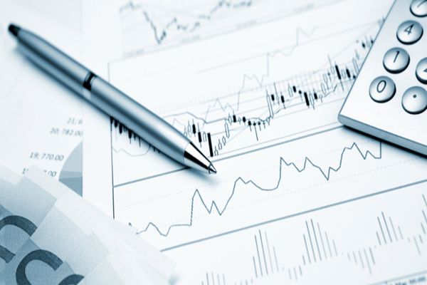 FINANCIAL TIMES: ROMÂNIA, ÎN PERICOL DE COLAPS ECONOMIC DIN CAUZA MĂSURILOR DE AUSTERITATE ALE GUVERNULUI BOLOJAN 