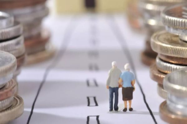 PENSIONARII SUNT DISPERAȚI, CEREREA PENTRU CREDITE DE LA O LUNĂ LA ALTA A CRESCUT CU 30%