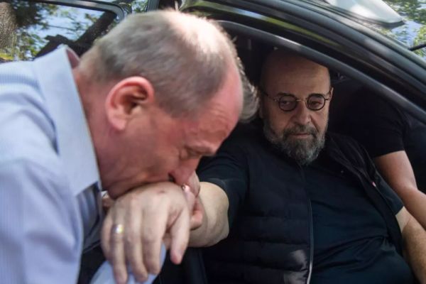 TU DECIZI. Dosar de candidat. Tupeu de edil, cum justifică Piedone caracațița din primăria pe care a conduce