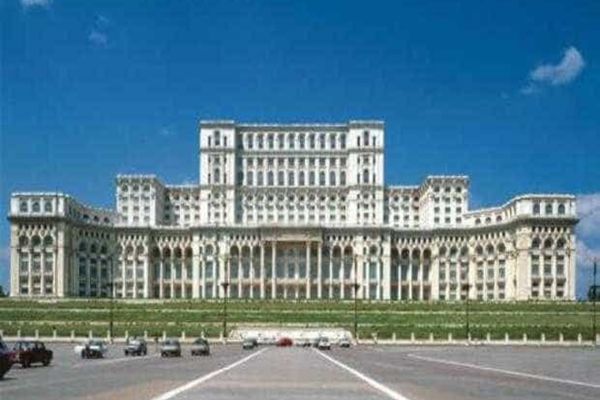 Parlament: Funeraliile de stat vor fi organizate de un comitet special