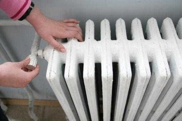 Peste 10% dintre români nu și-au permis încălzirea locuinței, în 2024