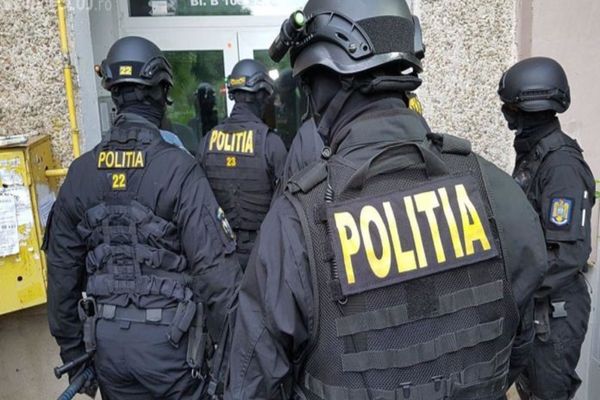 PESTE 90 DE PERCHEZIȚII ÎN DOSARUL PRIVIND EMITEREA DE ACTE DE IDENTITATE ROMÂNEȘTI FALSE