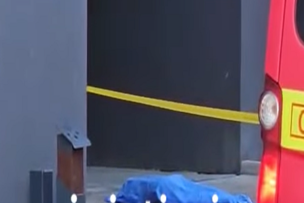 JUDECĂTOAREA CĂZUTĂ DE LA ETAJ ÎN TIMIȘOARA ERA „ABĂTUTĂ ȘI TRISTĂ”. COLEGII VORBESC DESPRE O SCHIMBARE VIZIBILĂ ÎN COMPORTAMENTUL EI