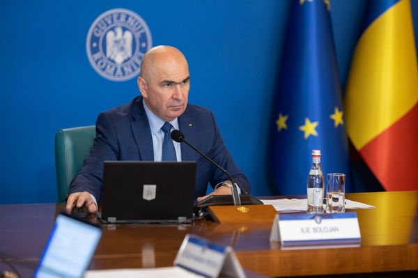 CUMULUL PENSIE-SALARIU LA STAT, SCOS DIN PACHETUL DOI DE MĂSURI FISCALE