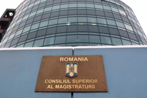 Lovitură dură pentru Guvernul Bolojan! CSM RESPINGE și noua variantă privind pensiile speciale