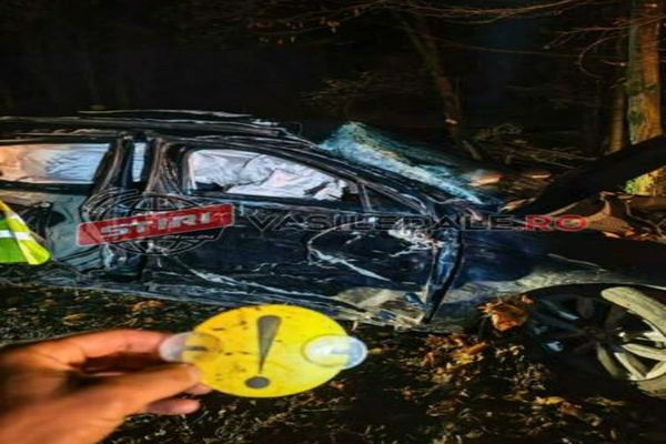 INCONȘTIENȚĂ PE SERPENTINELE DE LA FIRIZA. UN TÂNĂR DE 18 ANI, ÎNCEPĂTOR LA VOLAN, A FĂCUT PRAF MAȘINA. PRIETENUL LUI, ÎN STARE CRITICĂ