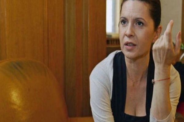 Contul de WhatsApp al noii șefe TVR, spart de hackeri: mesajele prin care se cereau bani au ajuns la cunoscuți