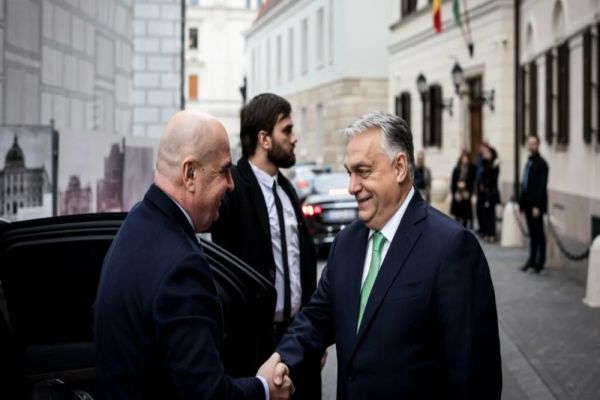 Planul comun discutat de Bolojan și Orban pentru rețelele de energie. Urmează o vizită cheie la Viena