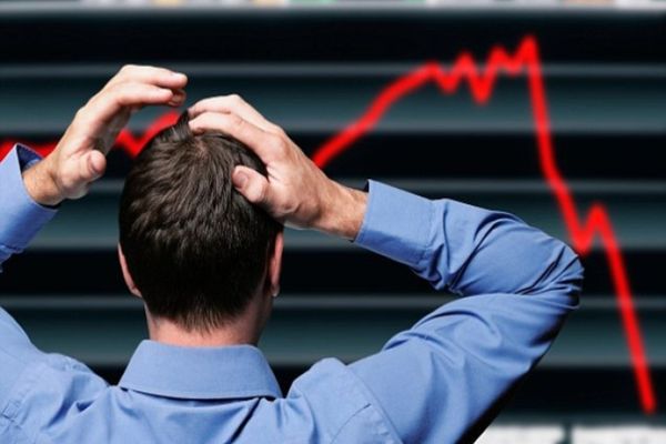 România a intrat oficial în RECESIUNE. Măsurile de austeritate ale guvernului Bolojan au blocat economia