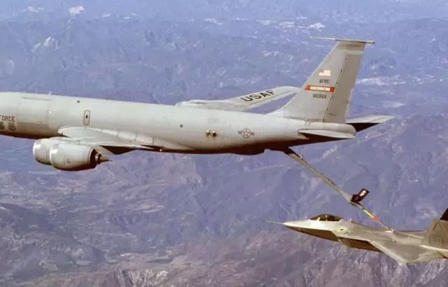 Trei aeronave americane Boeing KC-135 au efectuat la București primele misiuni de realimentare aeriană în contextul războiului din Iran