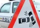 A frânat pentru a evita producerea unei coliziuni, însă a ajuns cu autoutilitara în albia unui pârâu