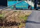 Stâlp de electricitate căzut peste un autocar cu elevi